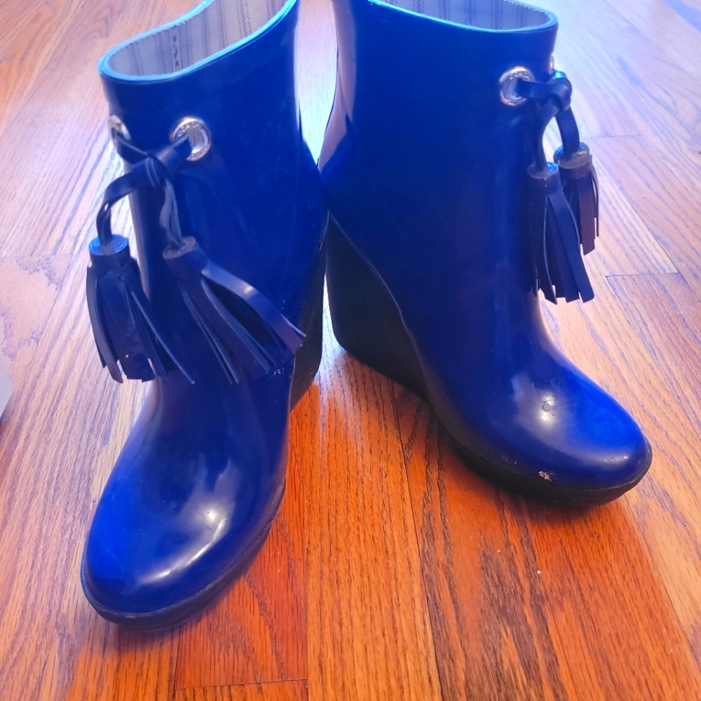 Coach wedge rubber boots size 7 Fits 6.5 to 7.5 Deep Blue color